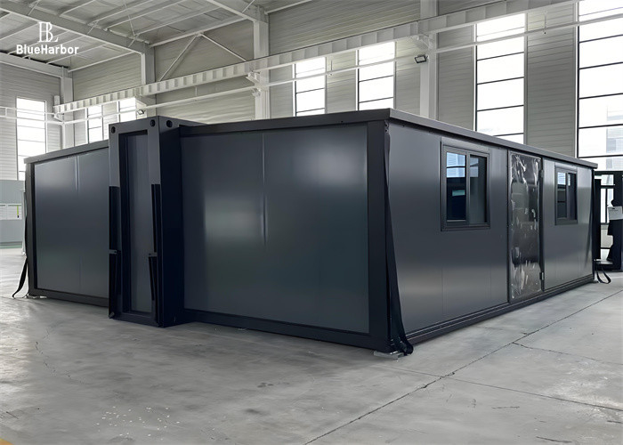 Maison préfabriquée extensible à double aile en acier / aluminium pour résidentiel, installation facile et rapide, extensible de 18 à 60 mètres carrés